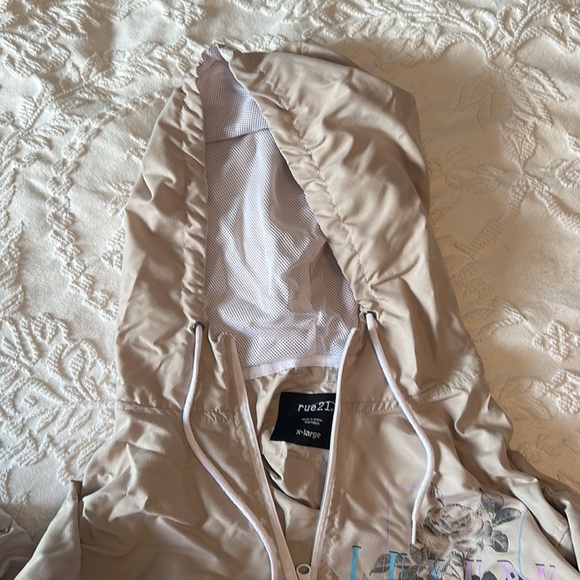 Nice cream oversized Rue 21 pullover jacket size XL! - Picture 7 of 8